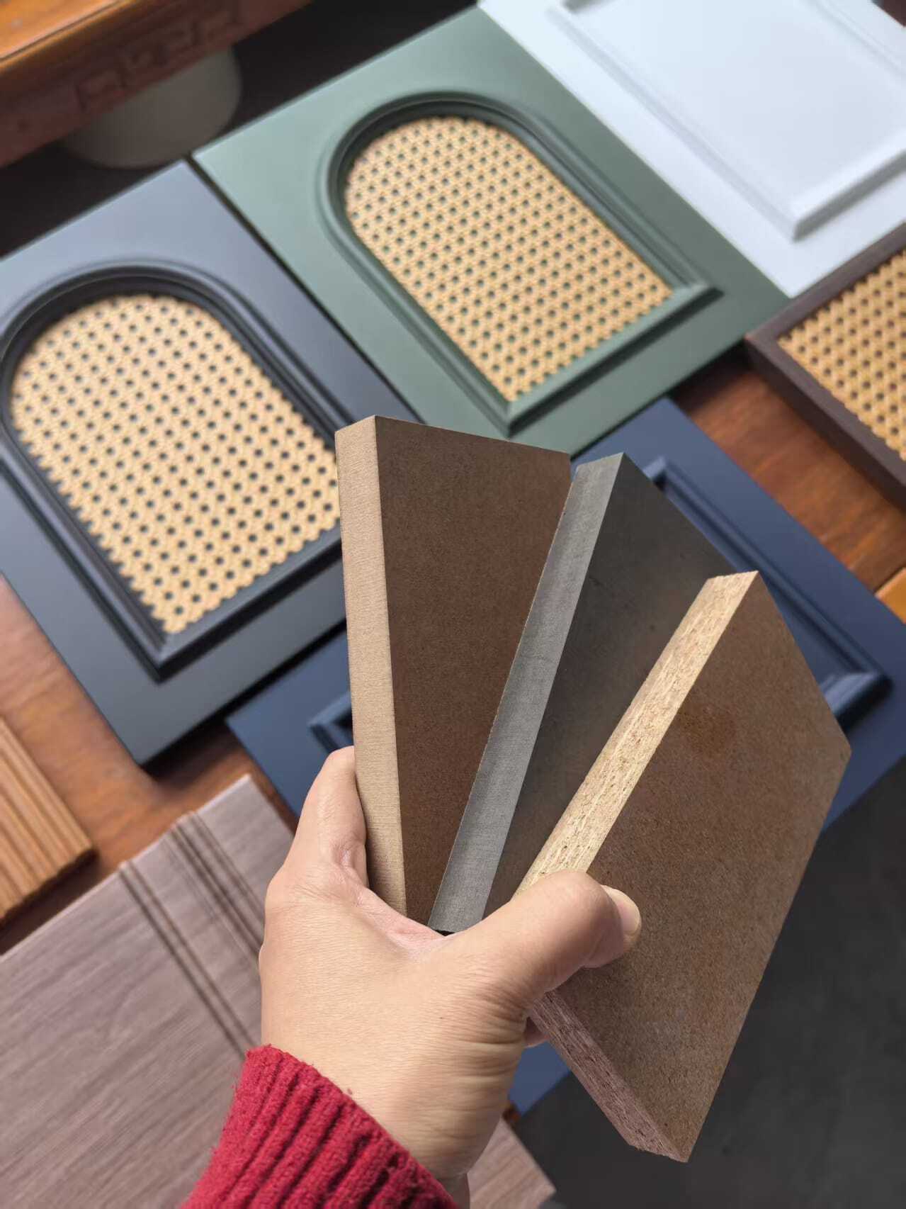 High Moisture Resistant (HMR) MDF door panels are engineered wood products specifically designed to withstand high-humidity environments, such as kitchens, bathrooms, and laundry room